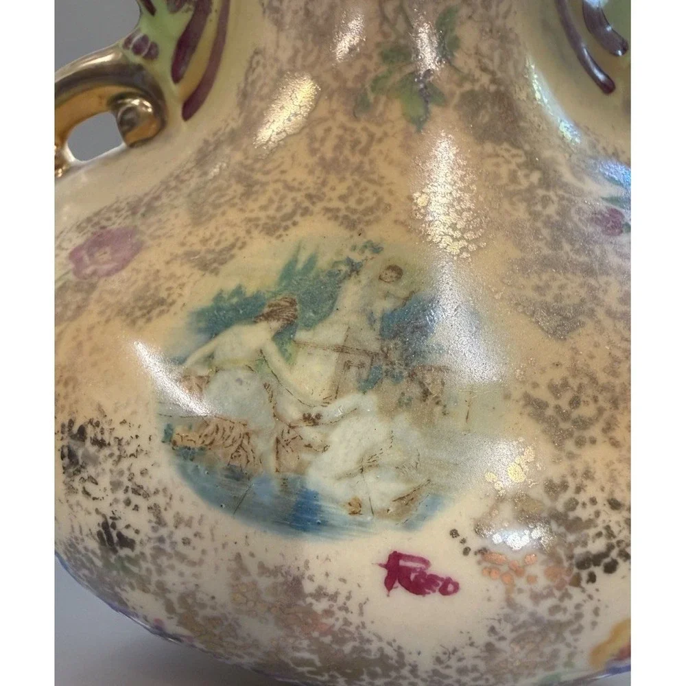 Estate Victorian Handpainted Porcelain Lamp with Gold Trim and Metal Base Works